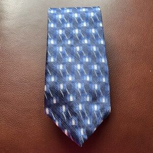 Barrington Vintage Men's Blue Silk Tie White Geometric Pattern